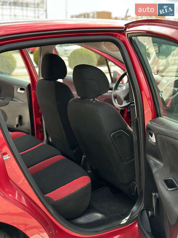 Хэтчбек Peugeot 207 2006 в Львове