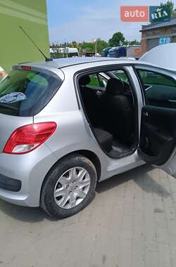 Хэтчбек Peugeot 207 2009 в 