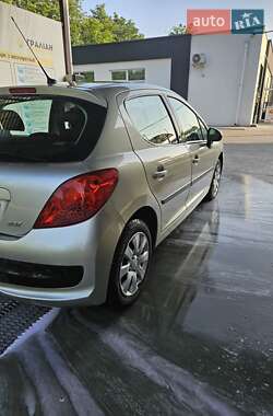 Хэтчбек Peugeot 207 2009 в 