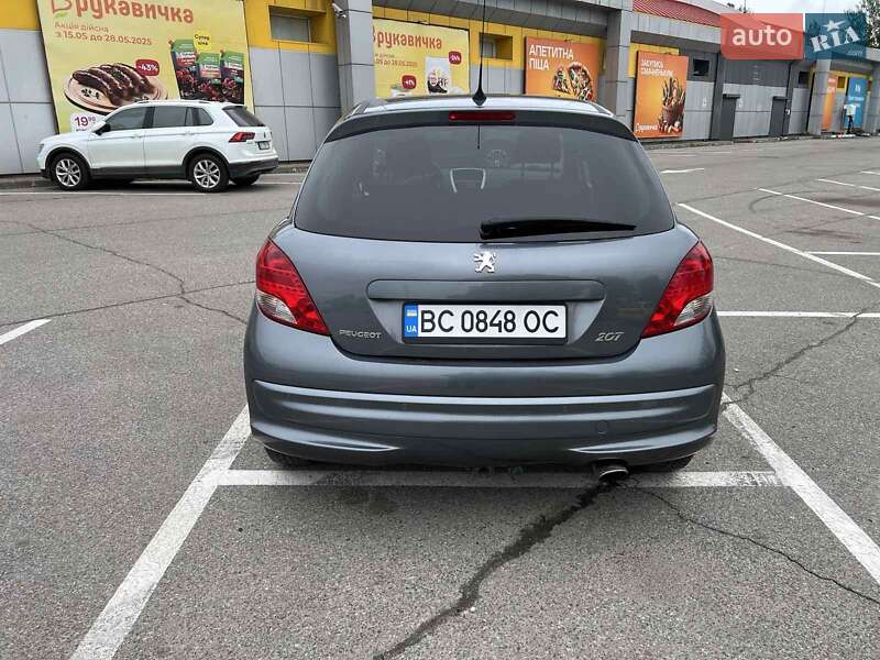 Хэтчбек Peugeot 207 2010 в Львове