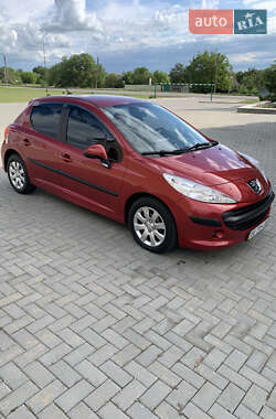 Хэтчбек Peugeot 207 2006 в 