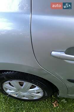 Хэтчбек Peugeot 207 2007 в 
