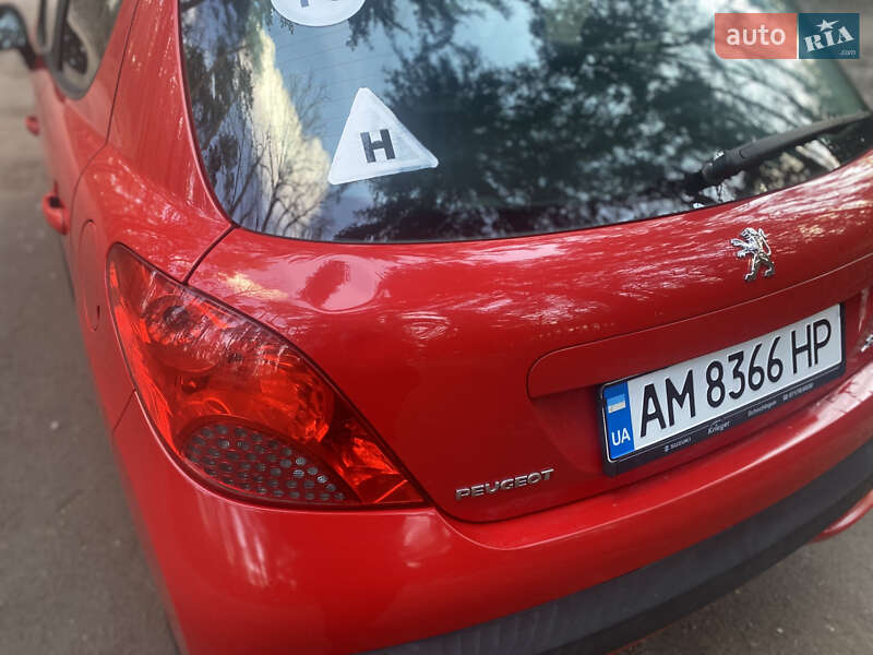 Хетчбек Peugeot 207 2008 в Житомирі