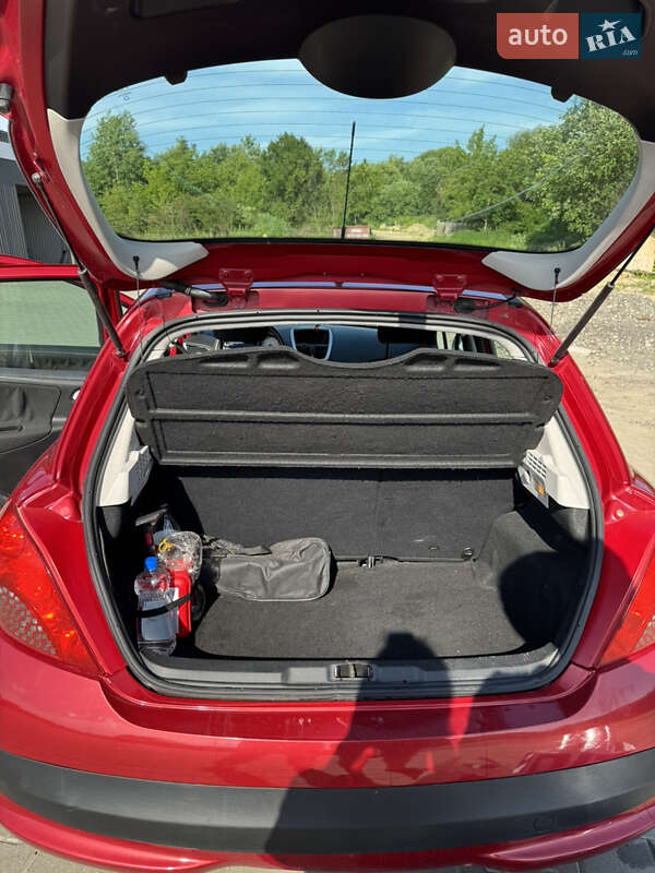 Хэтчбек Peugeot 207 2006 в Львове