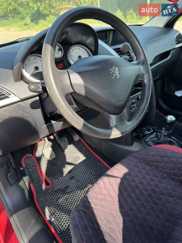 Хэтчбек Peugeot 207 2006 в Львове