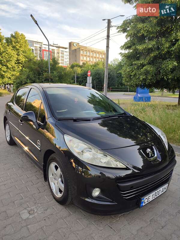 Хетчбек Peugeot 207 2011 в Чернівцях