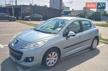 Хэтчбек Peugeot 207 2010 в Киеве