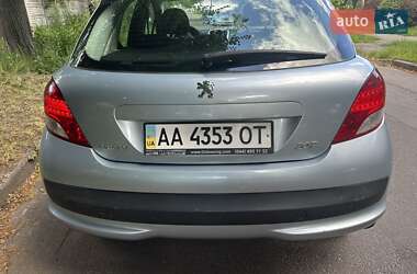 Хетчбек Peugeot 207 2010 в 