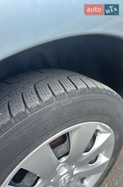Хетчбек Peugeot 207 2010 в 