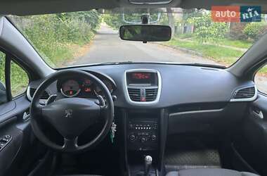 Хетчбек Peugeot 207 2010 в 