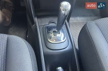 Хетчбек Peugeot 207 2010 в 