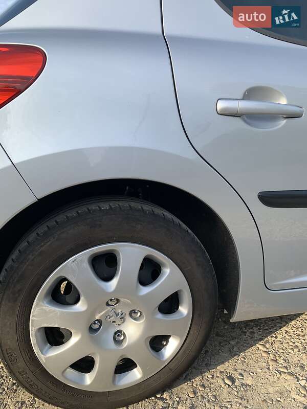 Хетчбек Peugeot 207 2008 в Калуші