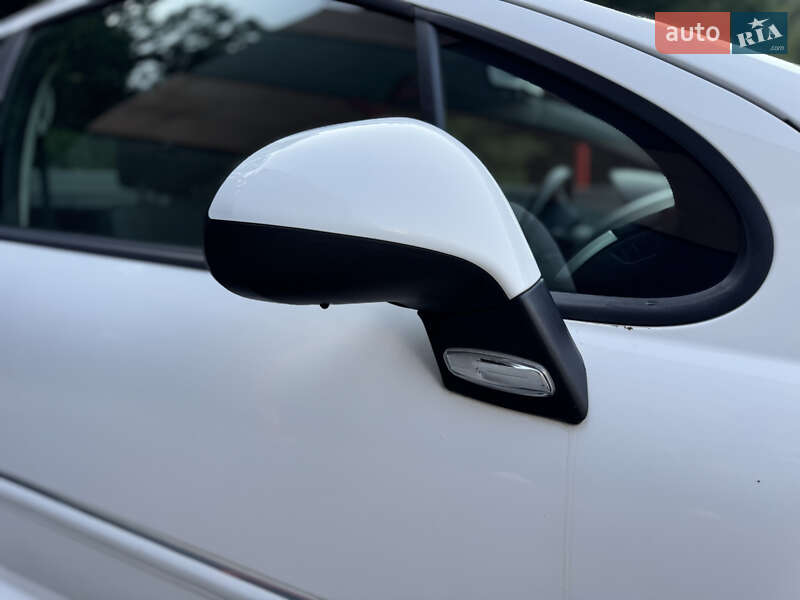 Хетчбек Peugeot 207 2011 в Києві