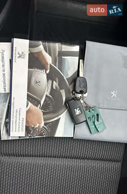 Хетчбек Peugeot 207 2010 в 