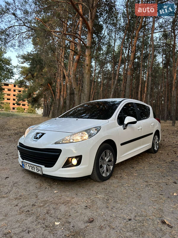 Универсал Peugeot 207 2010 в Николаеве