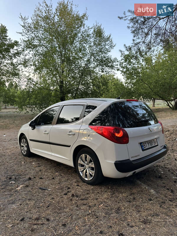 Универсал Peugeot 207 2010 в Николаеве