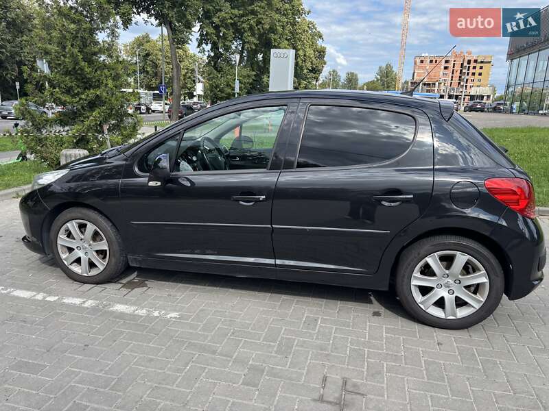 Хэтчбек Peugeot 207 2007 в Львове