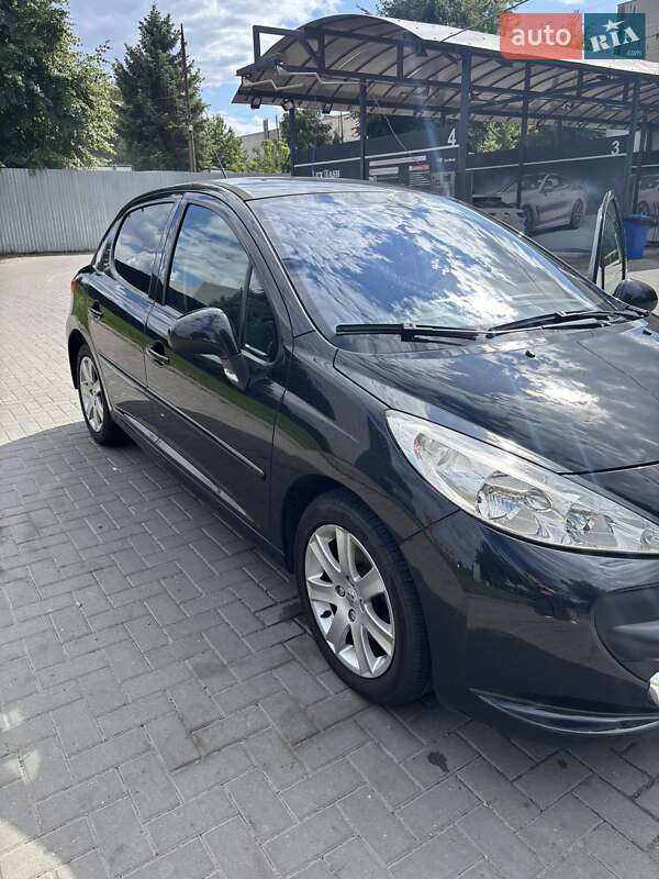 Хэтчбек Peugeot 207 2007 в Львове