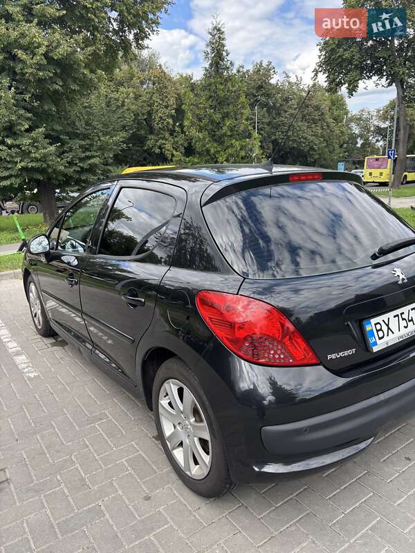 Хэтчбек Peugeot 207 2007 в Львове