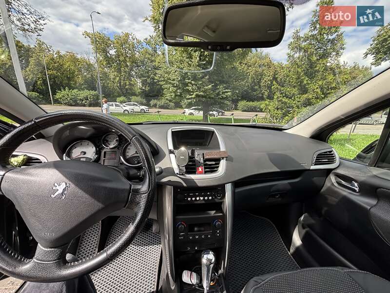 Хэтчбек Peugeot 207 2007 в Львове