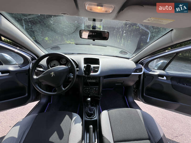 Хетчбек Peugeot 207 2009 в Вінниці