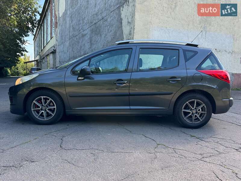 Универсал Peugeot 207 2009 в Виннице