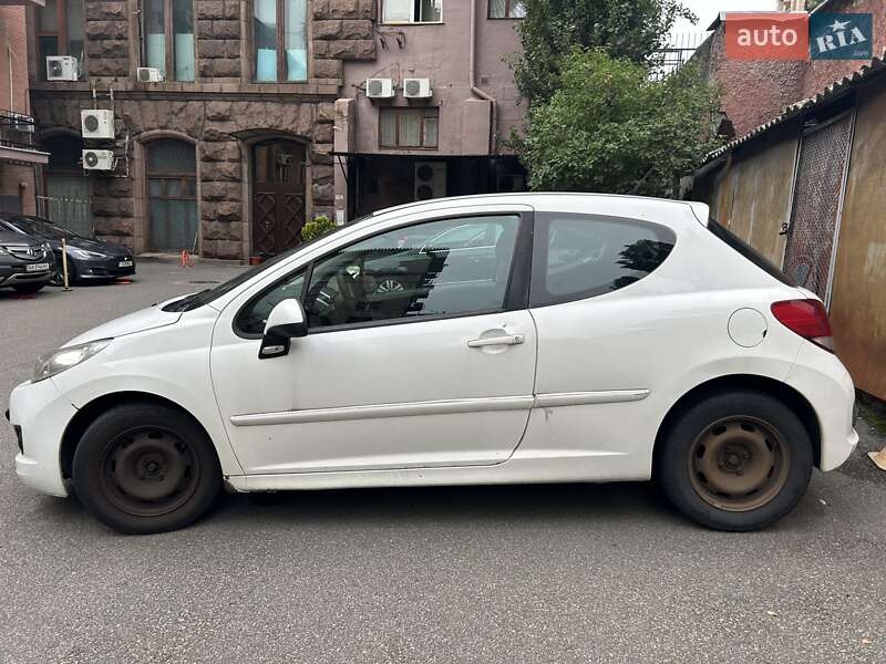 Хетчбек Peugeot 207 2012 в Києві