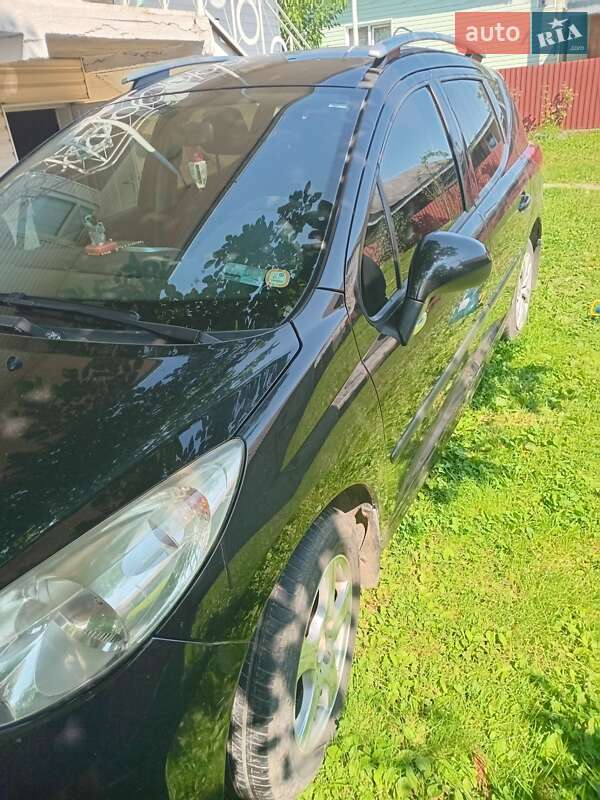 Peugeot 207 2010 Peugeot 207 2010