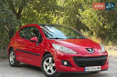Хетчбек Peugeot 207 2010 в Дніпрі