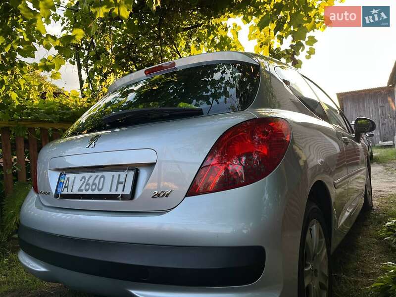 Хетчбек Peugeot 207 2007 в Бучі