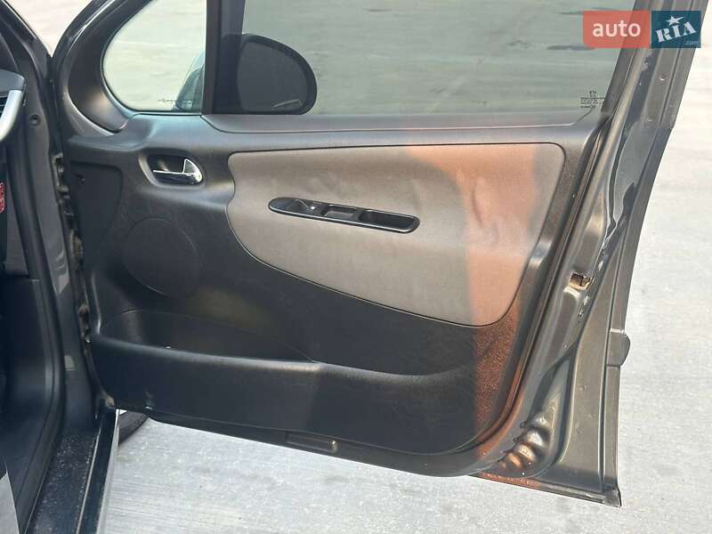 Универсал Peugeot 207 2010 в Львове