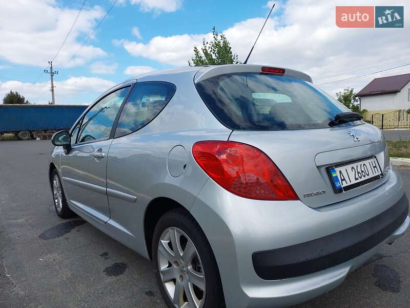 Хетчбек Peugeot 207 2007 в Бучі