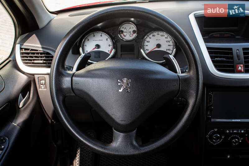 Хэтчбек Peugeot 207 2010 в Львове
