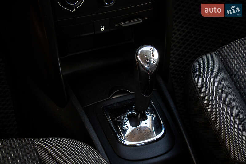 Хэтчбек Peugeot 207 2010 в Львове