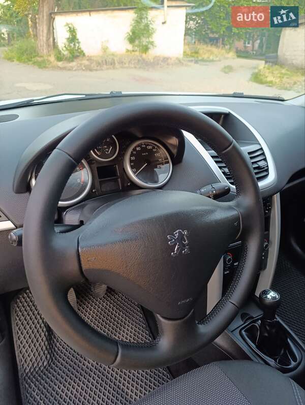 Хэтчбек Peugeot 207 2011 в Кривом Роге фото 4 Хэтчбек Peugeot 207 2011 в Кривом Роге