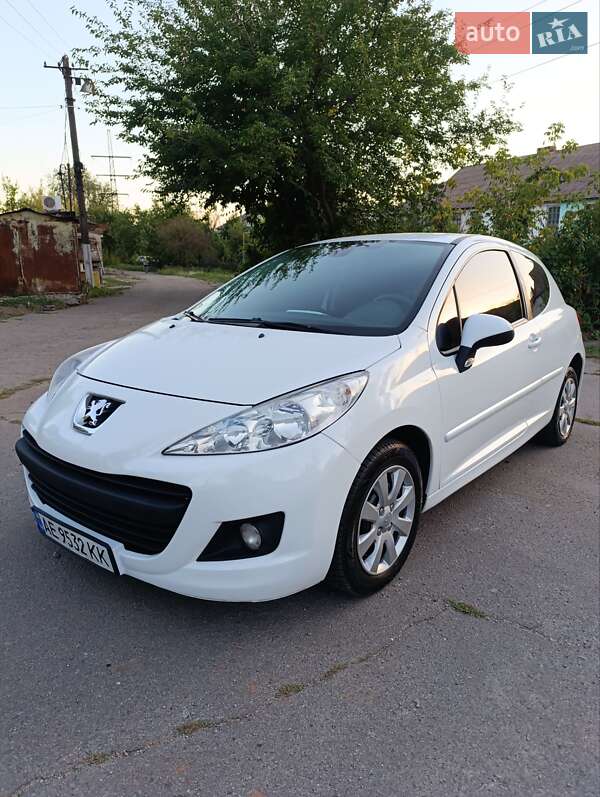 Хэтчбек Peugeot 207 2011 в Кривом Роге фото 8 Хэтчбек Peugeot 207 2011 в Кривом Роге