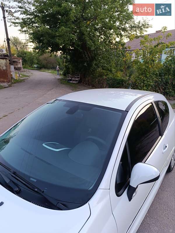 Хэтчбек Peugeot 207 2011 в Кривом Роге фото 20 Хэтчбек Peugeot 207 2011 в Кривом Роге