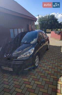 Хэтчбек Peugeot 207 2007 в Демидовке