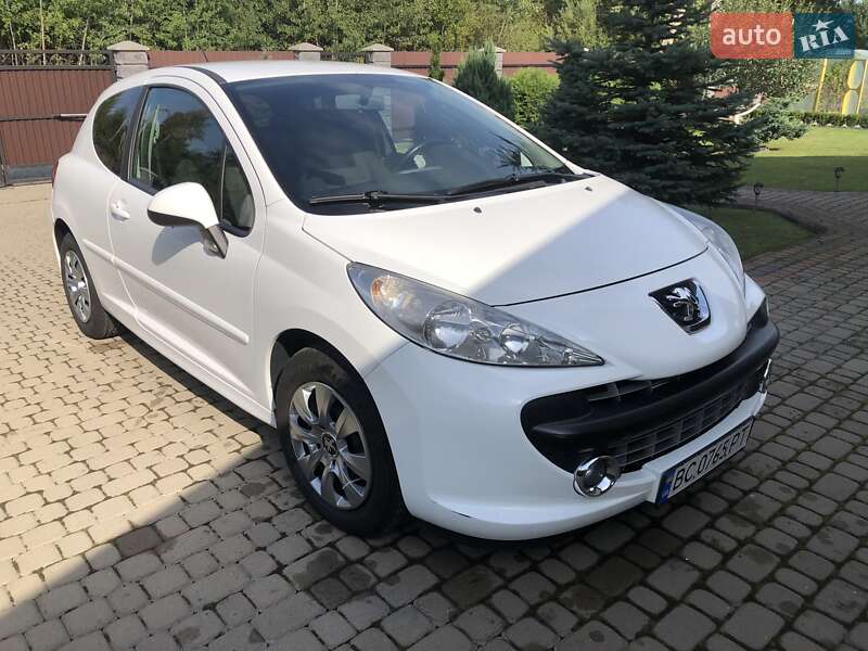 Хетчбек Peugeot 207 2007 в Стрию