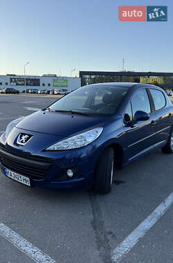 Хэтчбек Peugeot 207 2010 в Киеве