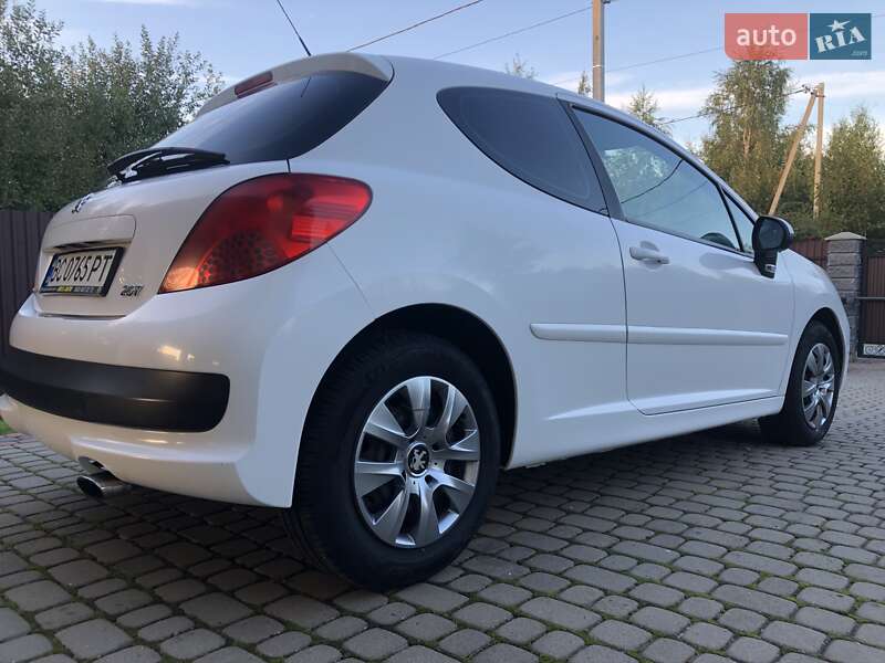 Хетчбек Peugeot 207 2007 в Стрию
