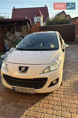 Хэтчбек Peugeot 207 2011 в Киеве