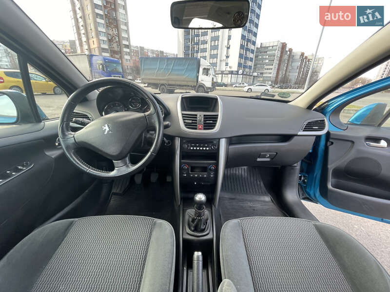Хетчбек Peugeot 207 2006 в Черкасах