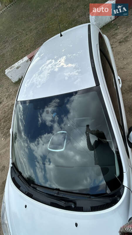 Хетчбек Peugeot 207 2011 в Новоархангельську