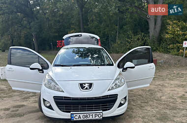 Хетчбек Peugeot 207 2011 в 