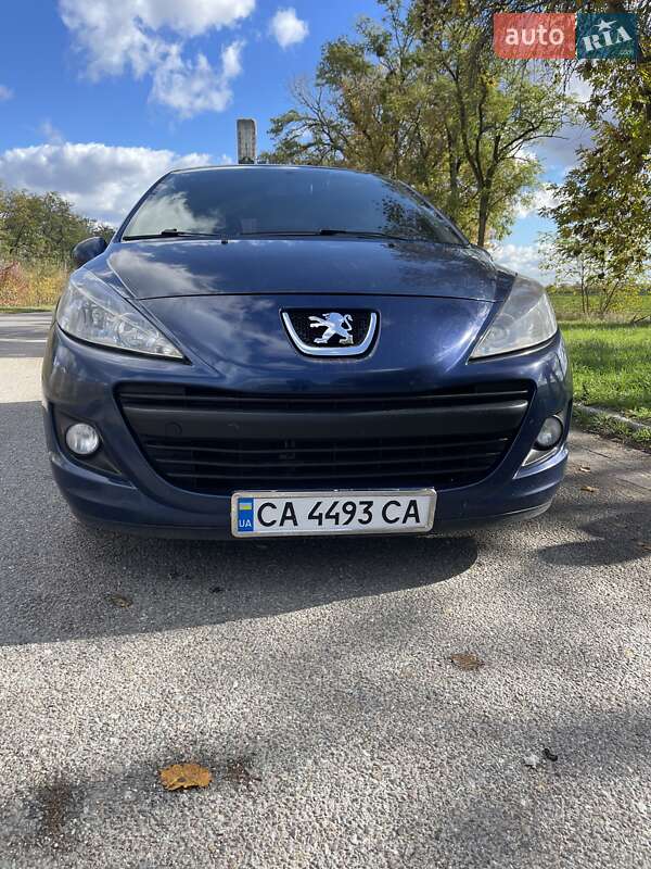 Хетчбек Peugeot 207 2010 в Каневі