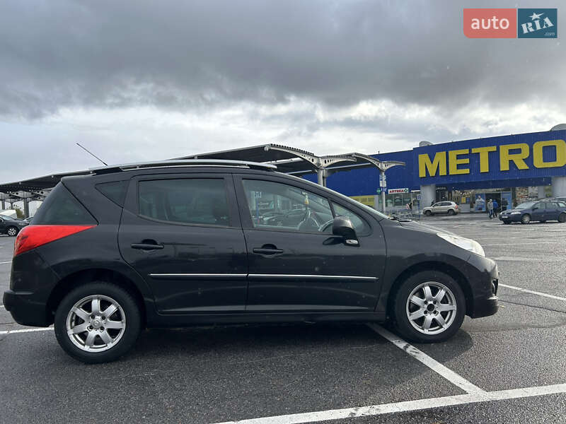 Универсал Peugeot 207 2011 в Виннице