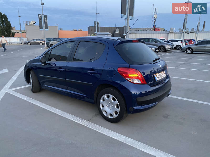 Хетчбек Peugeot 207 2009 в Києві