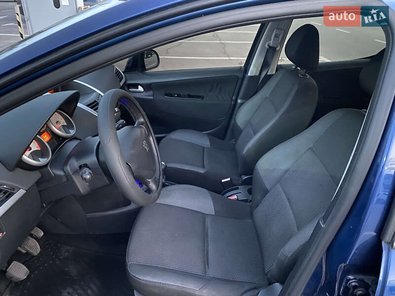 Хетчбек Peugeot 207 2009 в Києві