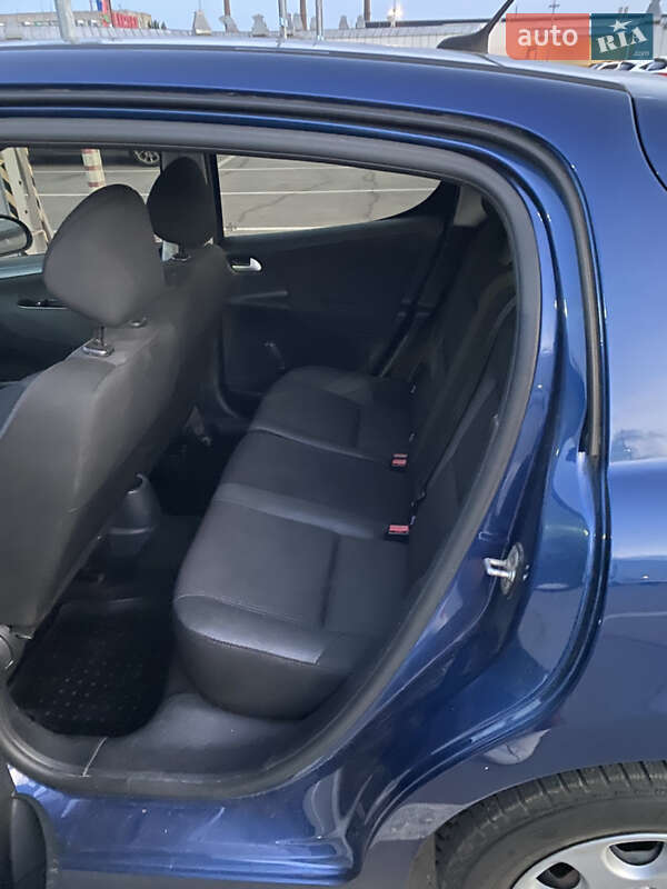 Хетчбек Peugeot 207 2009 в Києві